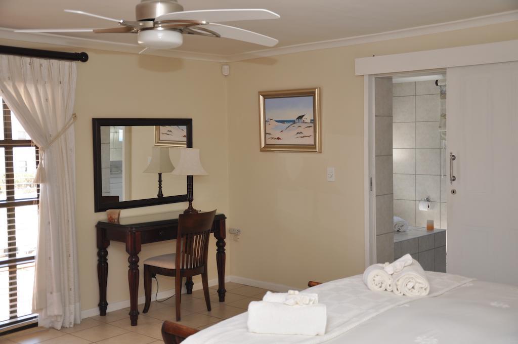 Hotel Whispering Whale Jacobs Bay Habitación foto
