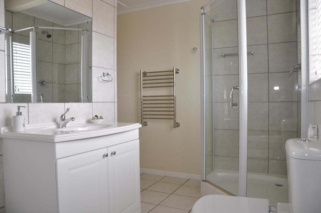 Hotel Whispering Whale Jacobs Bay Habitación foto